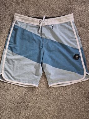 VISSLA Two-Tone Blue Diagonal Surf Boardshorts